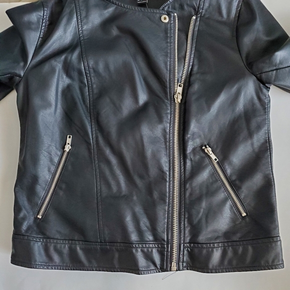 Forever 21 Faux Leather Zip Up Jacket, Black, M - Picture 5 of 9